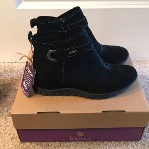 Bionica Ocala suede boots. NWT size7